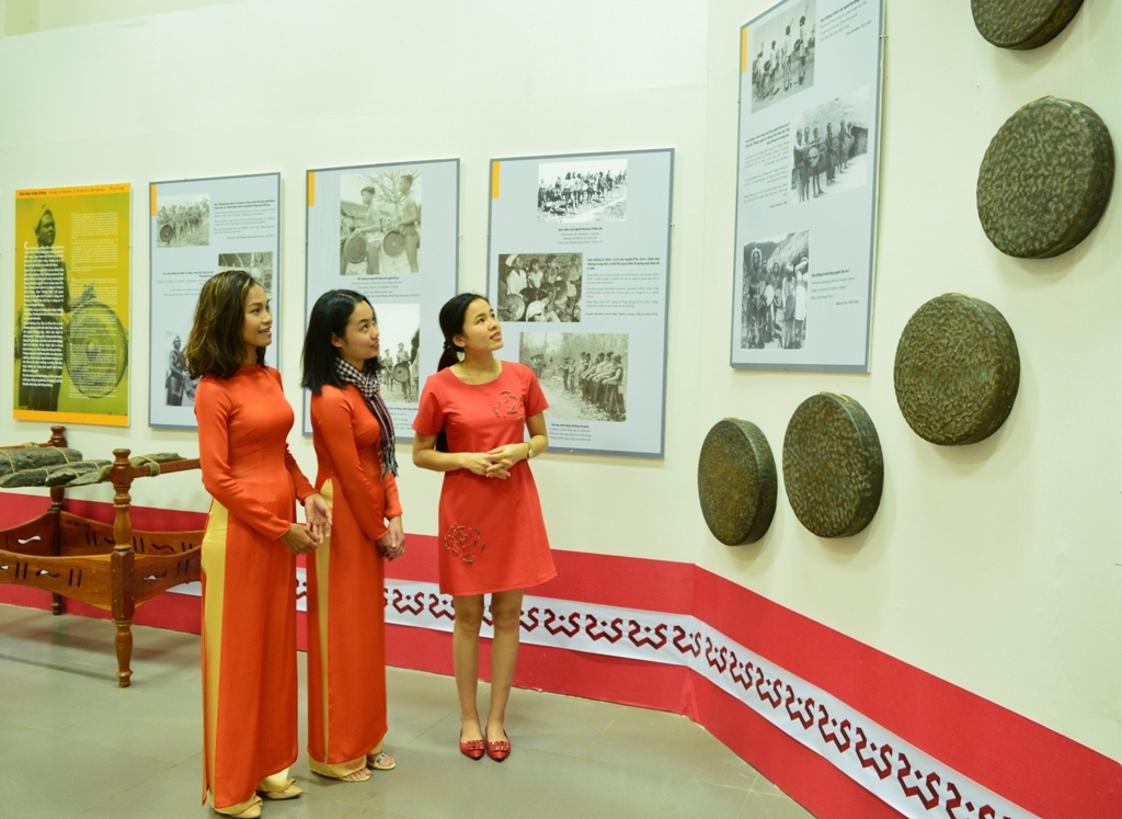 Du khách đến tham quan các hiện vật trưng bày tại Bảo tàng Đắk Lắk sẽ được giảm 50% phí đến hết tháng 12-2020