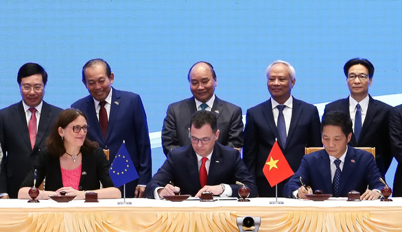 Lễ ký Hiệp định thương mại tự do Liên minh châu Âu - Việt Nam (EVFTA) vào ngày 30-6-2019 tại Hà Nội.   Ảnh: tuoitre.vn