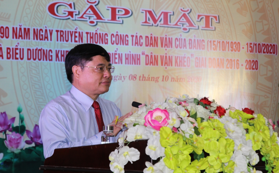 Phó Bí thư Thường trực Tỉnh ủy Phạm Minh Tấn phát biểu tại buổi gặp mặt.