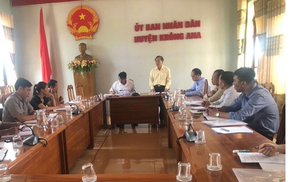 Ban tổ chức họp  với các đơn vị  liên quan chuẩn bị những nội dung  để phiên chợ  về miền núi  tại huyện Krông Ana  diễn ra chu đáo. 