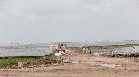 Một dự án điện mặt trời đang xây dựng trên địa bàn huyện Ea Súp.