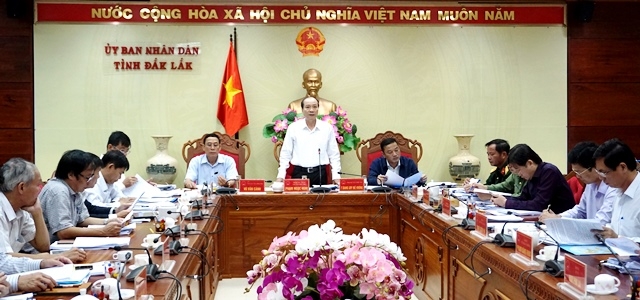 Phó Bí thư Tỉnh ủy, Chủ tịch UBND tỉnh Phạm Ngọc Nghị phát biểu tại phiên họp.