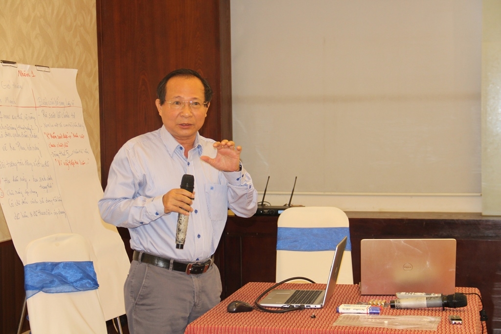 Ông Trần Hữu Nghị- Giám đốc Tropenbos Việt Nam phát biểu tại hội thảo