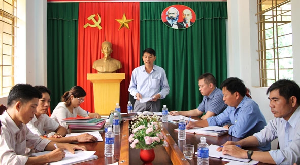 Ủy ban Kiểm tra Huyện ủy Cư Kuin kiểm tra công tác xây dựng Đảng, phát triển đảng viên tại Đảng bộ xã Dray Băng.  