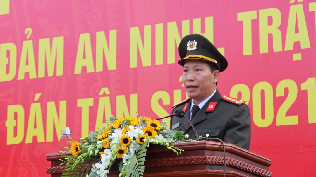 Đại tá Lê Văn Tuyến, Giám đốc Công an tỉnh phát lệnh ra quân thực hiện cao điểm tấn công trấn áp tội phạm.