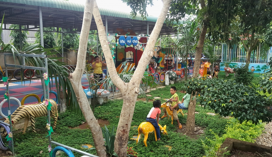 Môi trường học tập, vui chơi xanh - sạch - đẹp của học sinh Trường Mẫu giáo Cư Pui.  