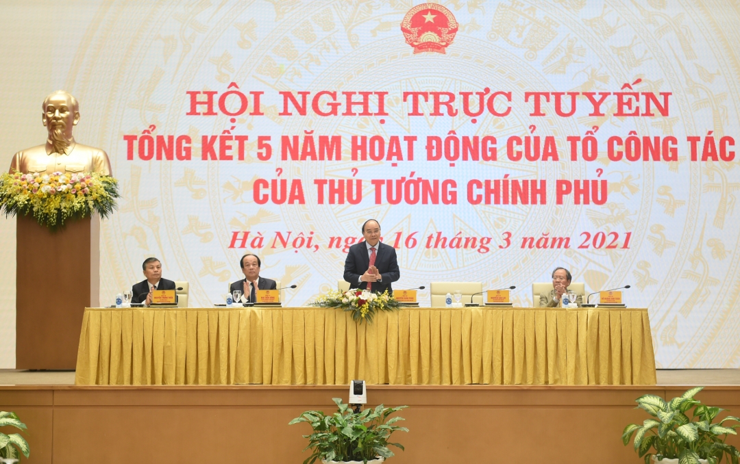 Thủ tướng Chính phủ Nguyễn Xuân Phúc chủ trì Hội nghị trực tuyến. Ảnh: baochinhphu.vn