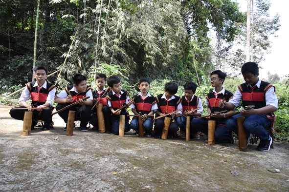 Đội chiêng trẻ xã Ea Tul, huyện Cư M'gar. 