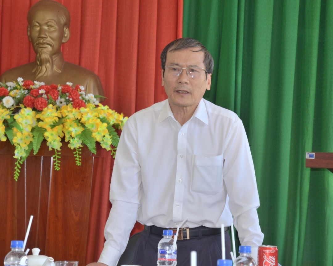 Phó trưởng Ban tổ chức Tết Bunpimay Lê Ngọc Tâm giao nhiệm vụ cụ thể cho các thành viên.