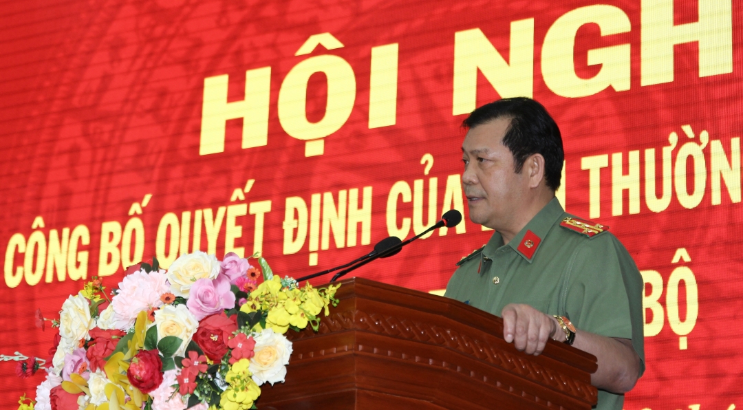 Đồng chí Lê Vinh Quy phát biểu nhận nhiệm vụ.