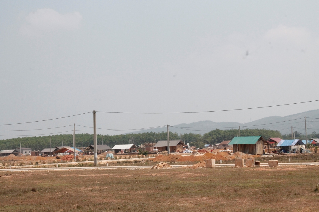 Nhiều ngôi nhà mới tại Khu tái định cư số 1 (xã Cư Elang,huyện Ea Kar).