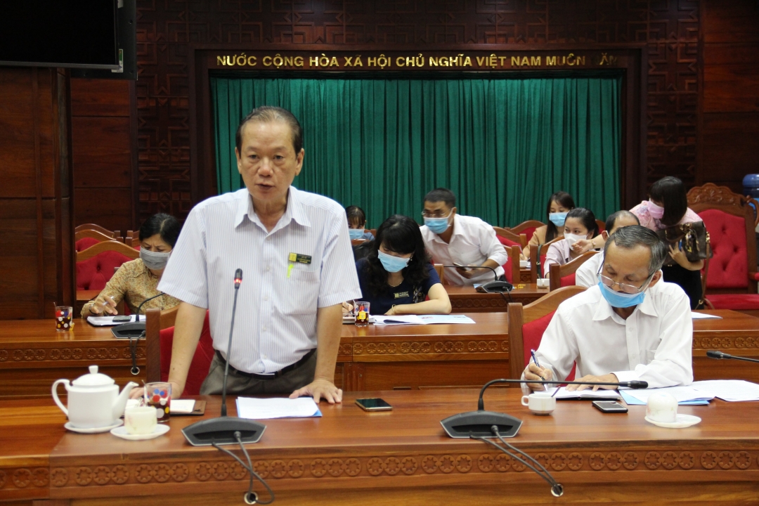 Phó Giám đốc Sở Y tế Nguyễn Văn Hùng nêu ý kiến tại Hội nghị. 