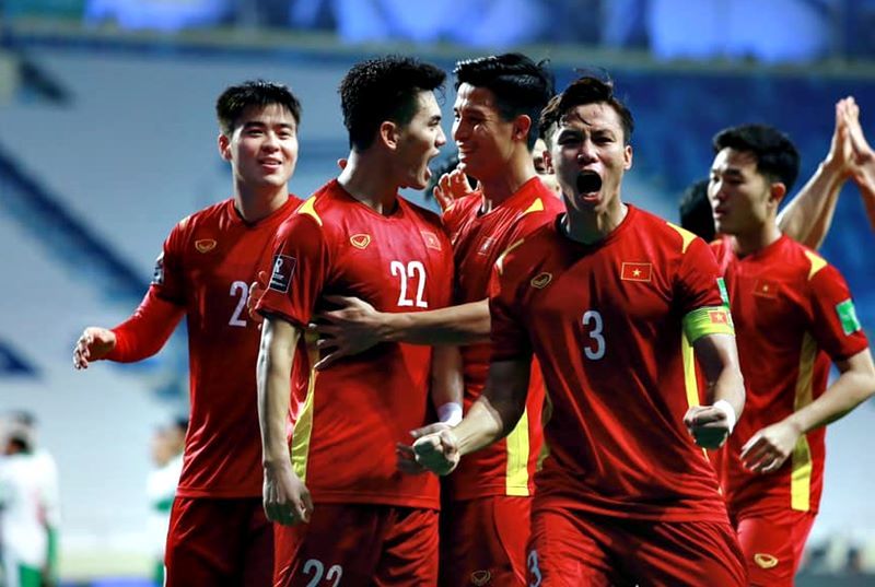 Tuyển Việt Nam lần đầu tiên trong lịch sử giành vé vào vòng loại cuối cùng World cup. Ảnh in tểnt