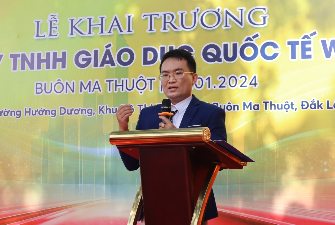 Ông Nguyễn Tấn Thuận, Giám đốc Công ty TNHH giáo dục quốc tế Wingo phát biểu tại buổi lễ khai trương.