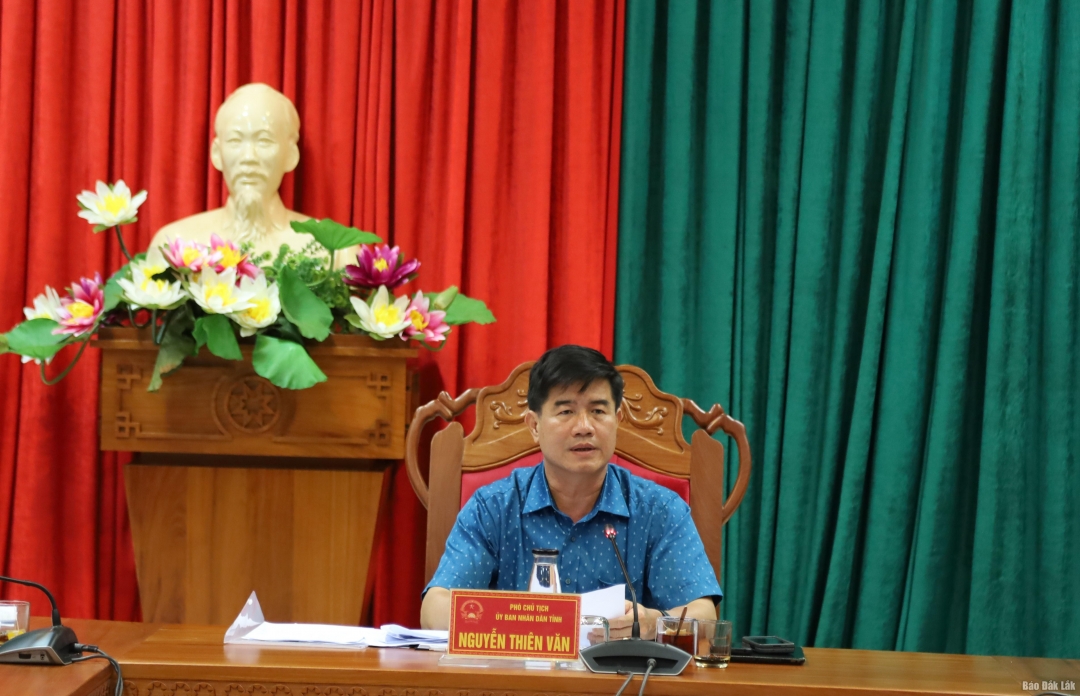 ông Nguyễn Thiên Văn, Phó Chủ tịch UBND tỉnh, Trưởng Ban Chỉ đạo chủ trì cuộc họp,
