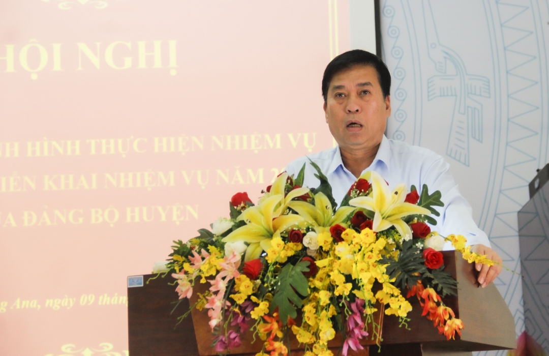 Bí thư Huyện ủy Krông Ana Nguyễn Kính phát biểu tại hội nghị.