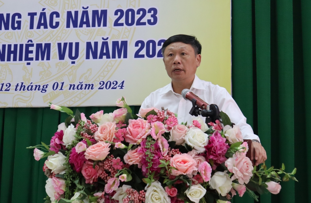 Giám đốc BHXH tỉnh Nguyễn Khắc Tuấn phát biểu khai mạc hội nghị.
