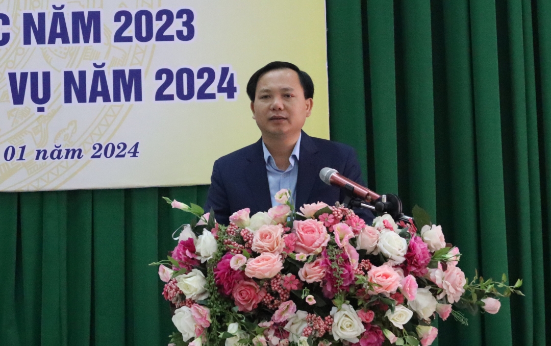 Phó Tổng Giám đốc BHXH Việt Nam Chu Mạnh Sinh dự và phát biểu chỉ đạo tại hội nghị.