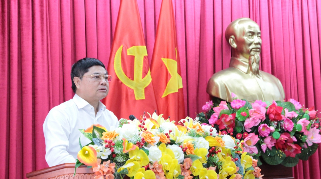 Phó Bí thư Thường trực Tỉnh ủy Phạm Minh Tấn phát biểu kết luận hội nghị.