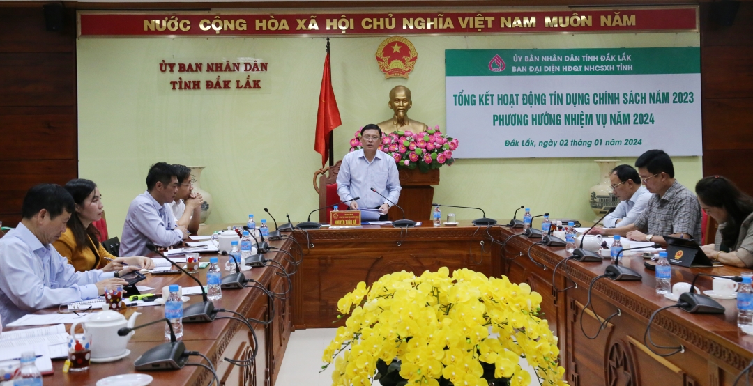 Trưởng Ban đại diện Hội đồng quản trị NHCSXH tỉnh Đắk Lắk Nguyễn Tuấn Hà chủ trì cuộc họp