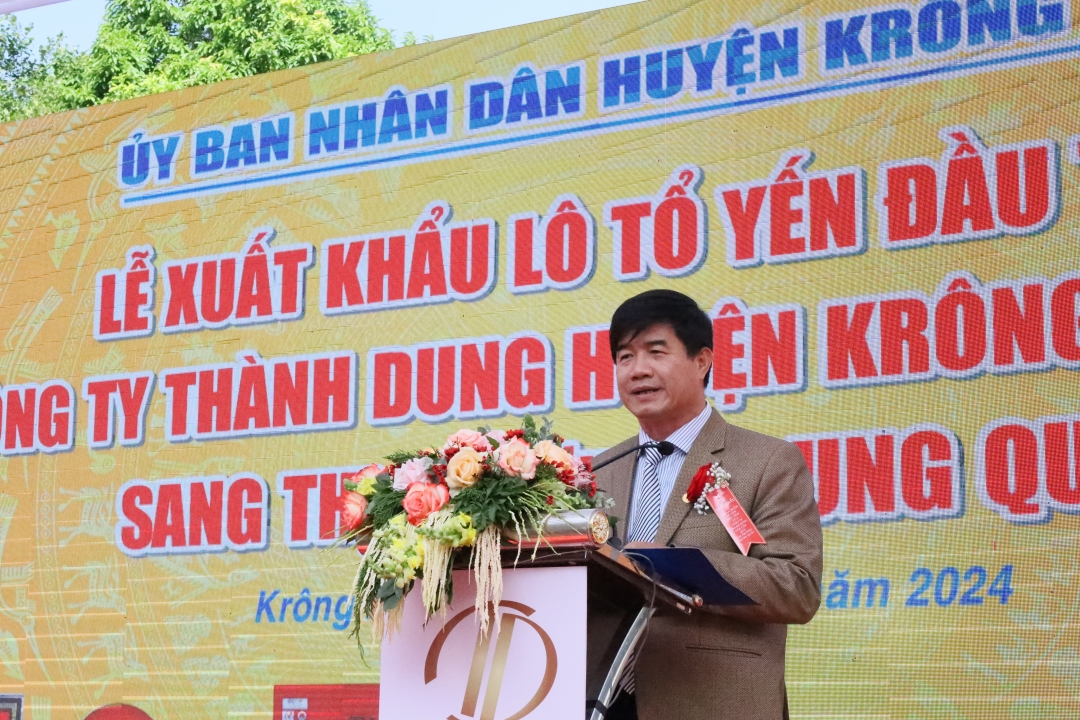 Phó Chủ tịch UBND tỉnh Nguyễn Thiên Văn phát biểu tại buổi lễ