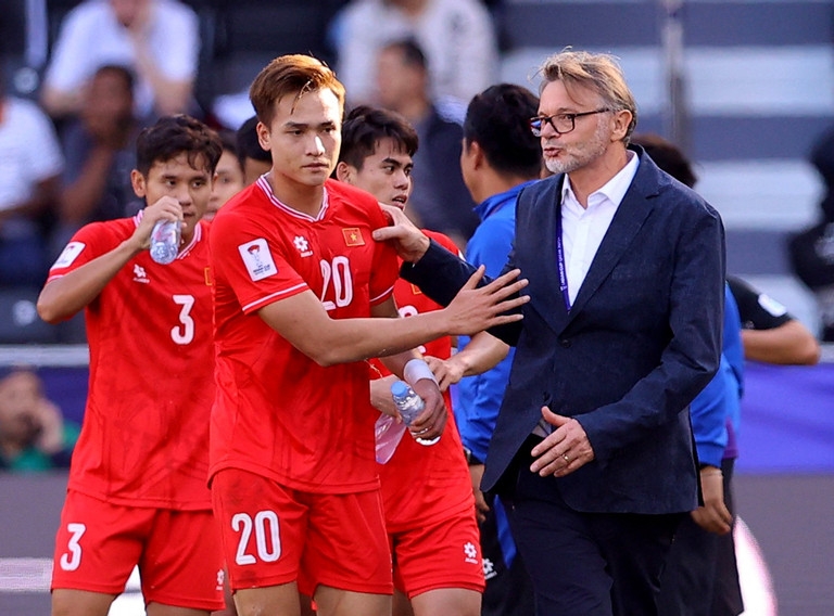 Thầy trò Huấn luyện viên Troussier có trận đấu chia tay buồn với Asian Cup 2023. Ảnh: Vietnamnet
