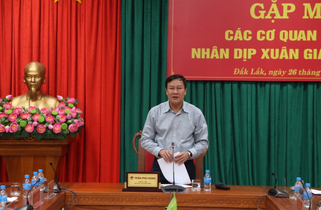 Phó Chủ tịch HĐND tỉnh Trần Phú Hùng gửi lời cảm ơn và ghi nhận, đánh giá cao sự đóng góp tích cực của các cơ quan thông tấn, báo chí đối với sự phát triển của tỉnh nói chung, cũng như đối với hoạt động của HĐND, Thường trực HĐND, các Ban của HĐND tỉnh. 