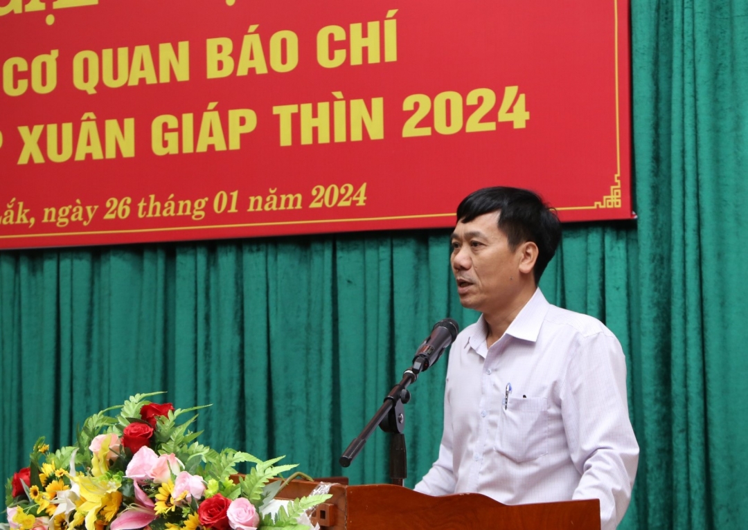 Giám đốc Đài Phát thanh và Truyền hình Đắk Lắk Trần Văn Hiền phát biểu tại buổi gặp mặt.
