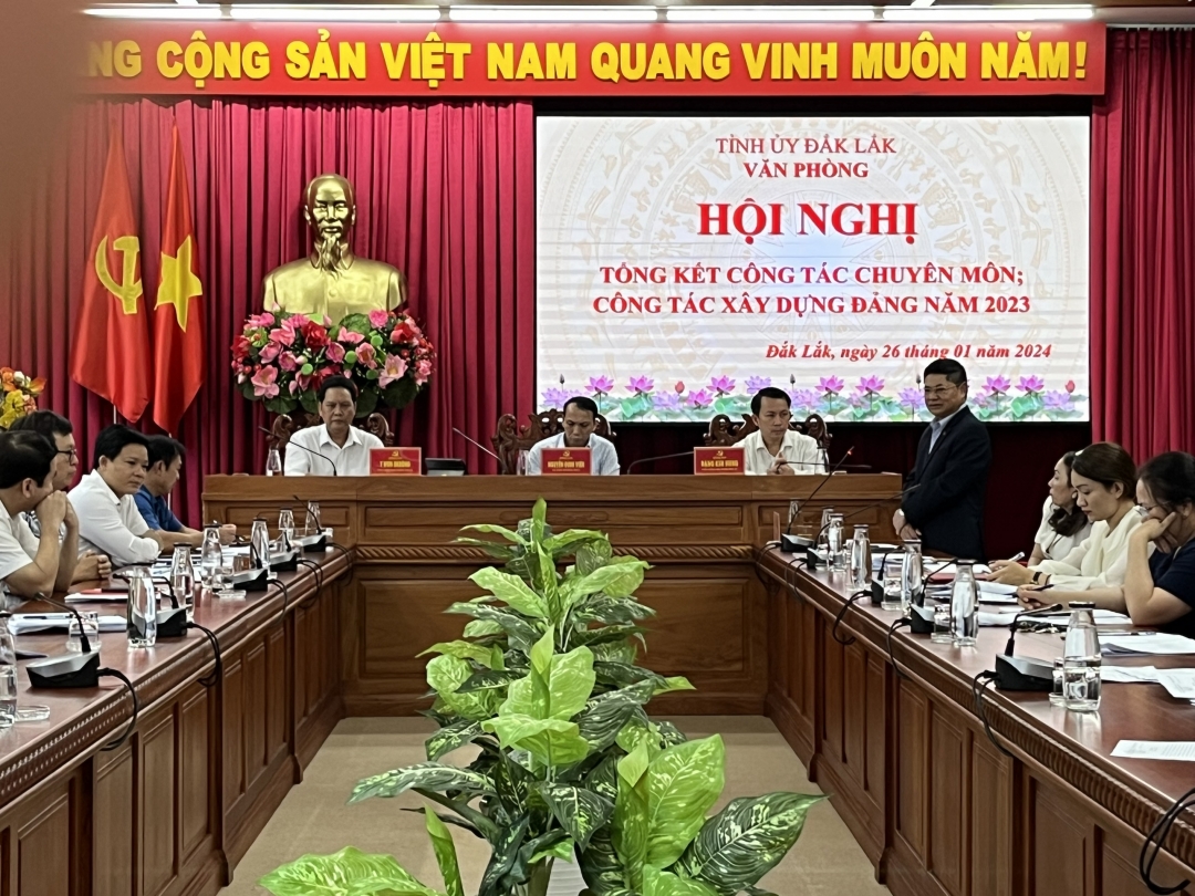 Các đại biểu tham dự hội nghị.