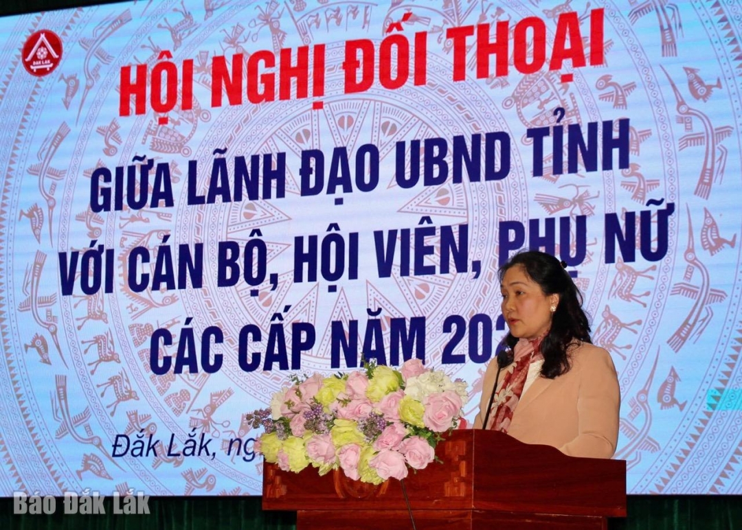 Chủ tịch Hội LHPN tỉnh Tô Thị Tâm phát biểu tại hội nghị.