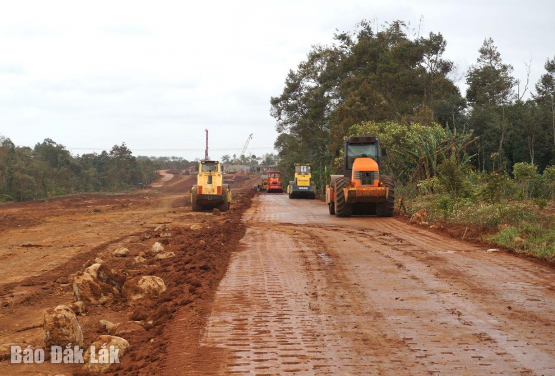 Thi công Dự án cao tốc Khánh Hòa – Buôn Ma Thuột. (Ảnh minh họa)