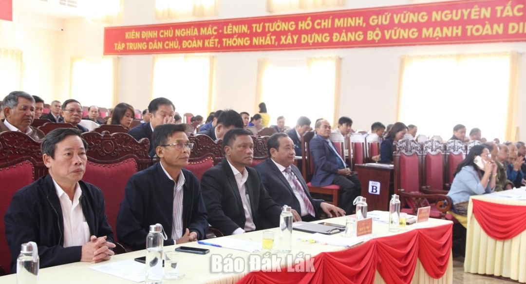 Các đại biểu tham dự tọa đàm.