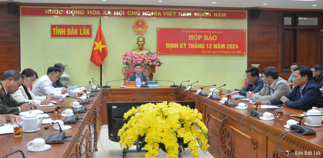 Quang cảnh buổi họp báo.