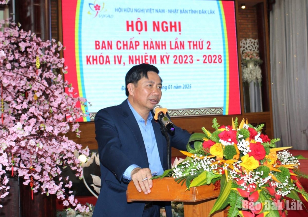 Trưởng Ban Tổ chức Tỉnh uỷ, Chủ tịch Hội Hữu nghị Việt Nam - Nhật Bản tỉnh Đắk Lắk Nguyễn Thượng Hải phát biểu tại hội nghị.