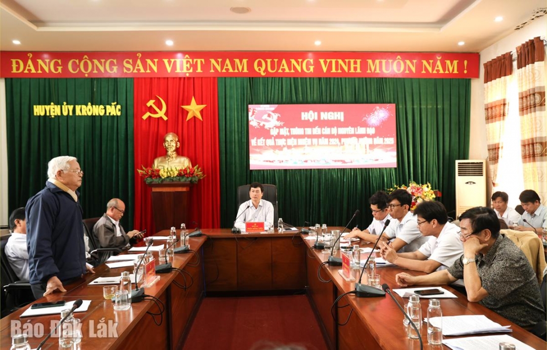 Các đại biểu nêu ý kiến tại hội nghị.