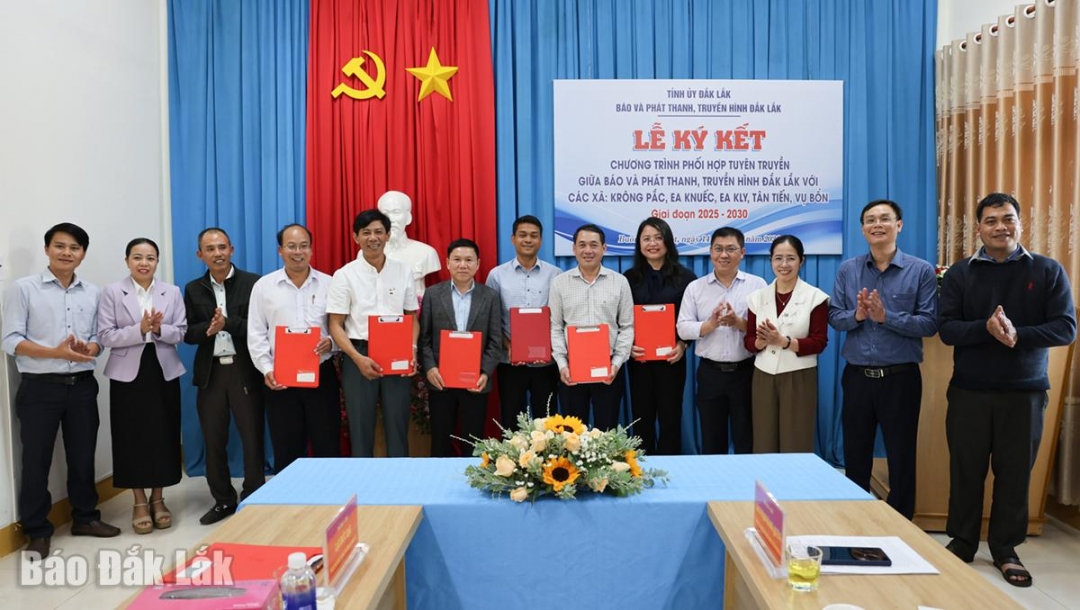 Lãnh đạo Báo và Phát thanh, Truyền hình Đắk Lắk cùng 5 xã ký kết chương trình phối hợp tuyên truyền giai đoạn 2025 – 2030.