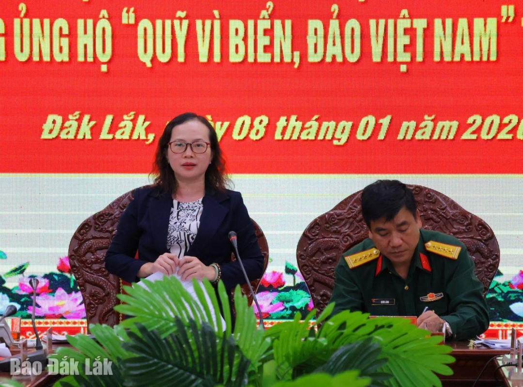 Phó Chủ tịch Ủy ban MTTQ Việt Nam tỉnh Phạm Thị Ngọc Tuyết phát biểu tại hội nghị.