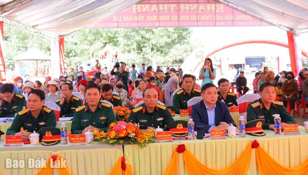 Các đại biểu tham dự lễ khánh thành công trình.