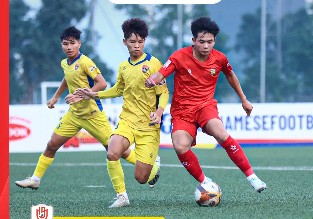 Các cầu thu áo vàng U19 Đắk Lắk nhận thất bại 0-4 trước Hồng Lĩnh Hà Tĩnh. Ảnh: VFF