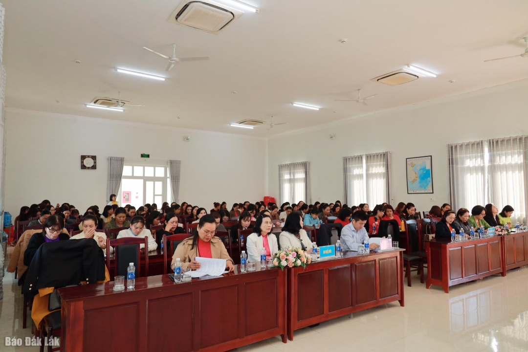 Các đại biểu dự hội nghị.