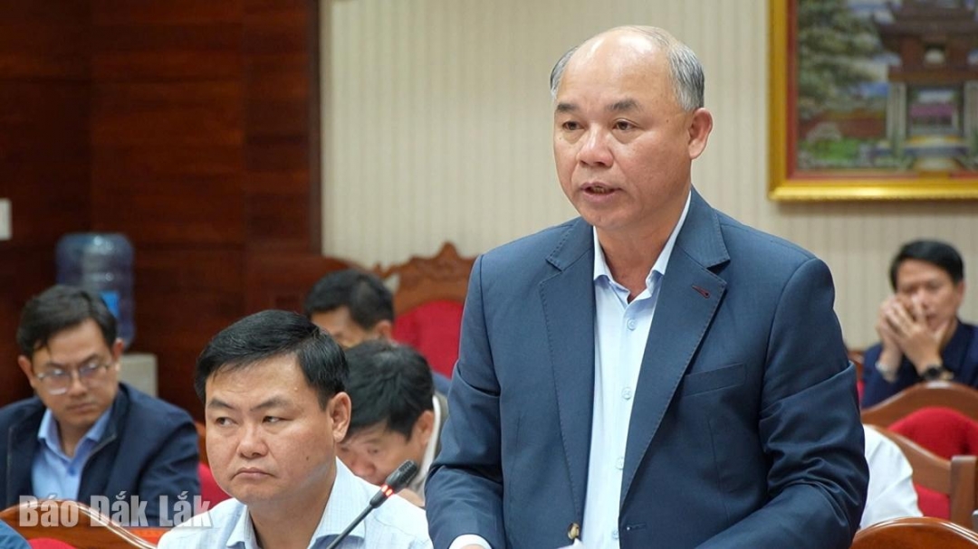 Đồng chí Trương Công Thái, Phó Chủ tịch UBND tỉnh báo cáo công tác chuẩn bị bầu cử thời gian qua tại địa phương.