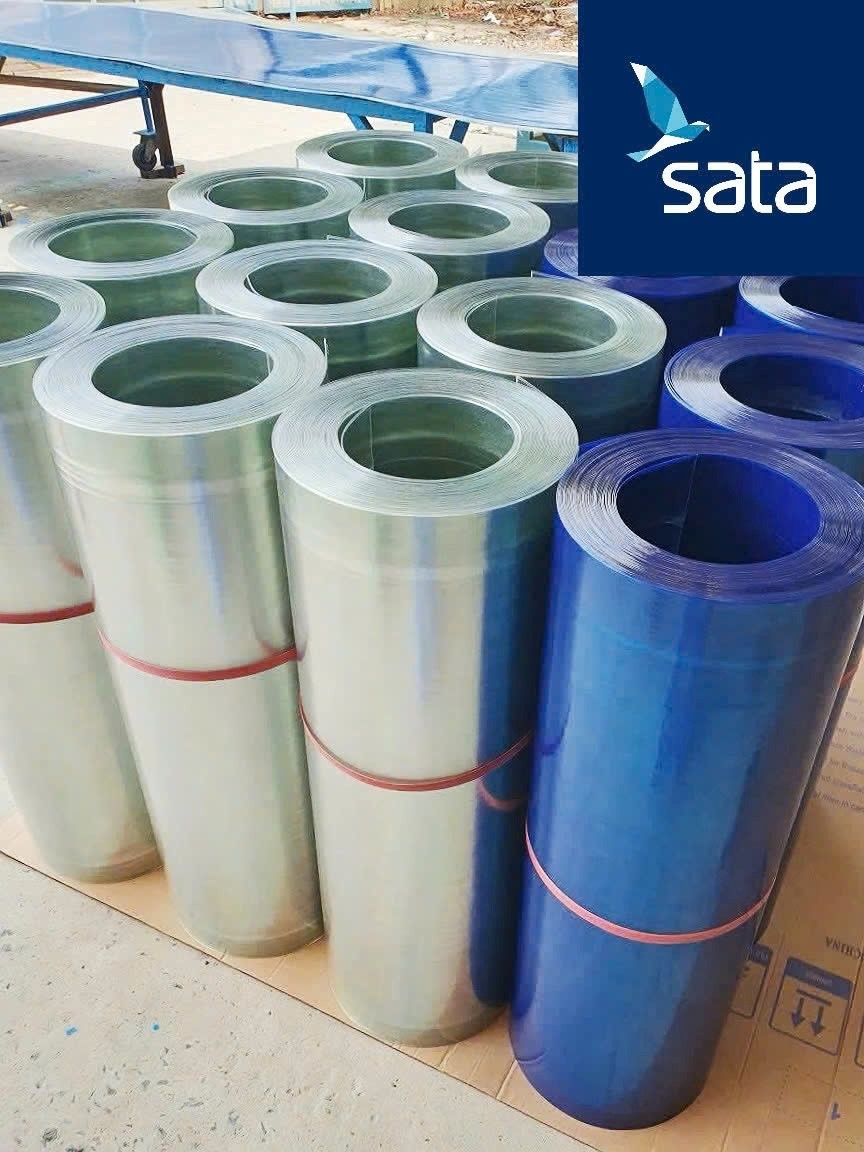 Tôn nhựa lấy sáng phẳng.