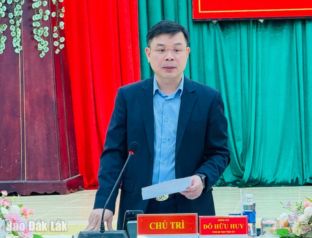 Đồng chí Đỗ Hữu Huy, Phó Bí thư Tỉnh ủy phát biểu tại buổi kiểm tra.