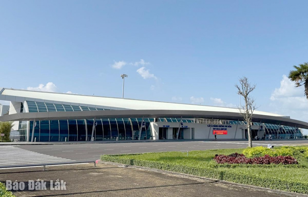 Cảng hàng không Tuy Hòa được quy hoạch mở rộng hơn, đáp ứng nhu cầu hành khách ngày càng gia tăng.