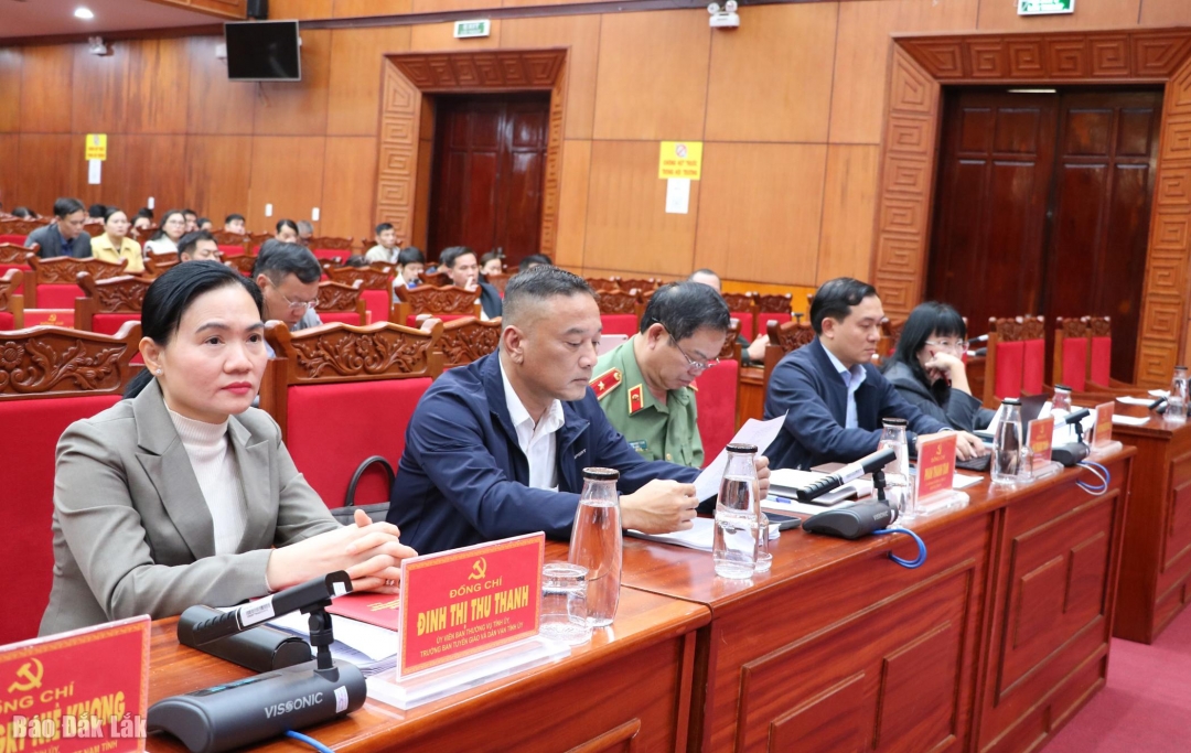 Các đại biểu dự hội nghị.