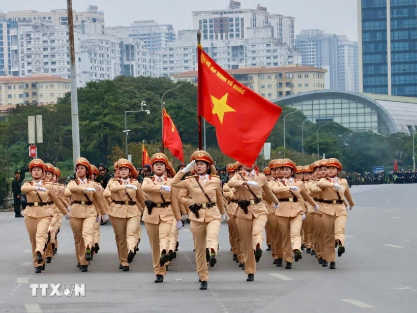 Cán bộ, chiến sỹ Cảnh sát giao thông Hà Nội tham gia các khối diễu hành, phục vụ Lễ xuất quân và diễn tập phương án bảo vệ Đại hội XIV của Đảng. Ảnh: TTXVN