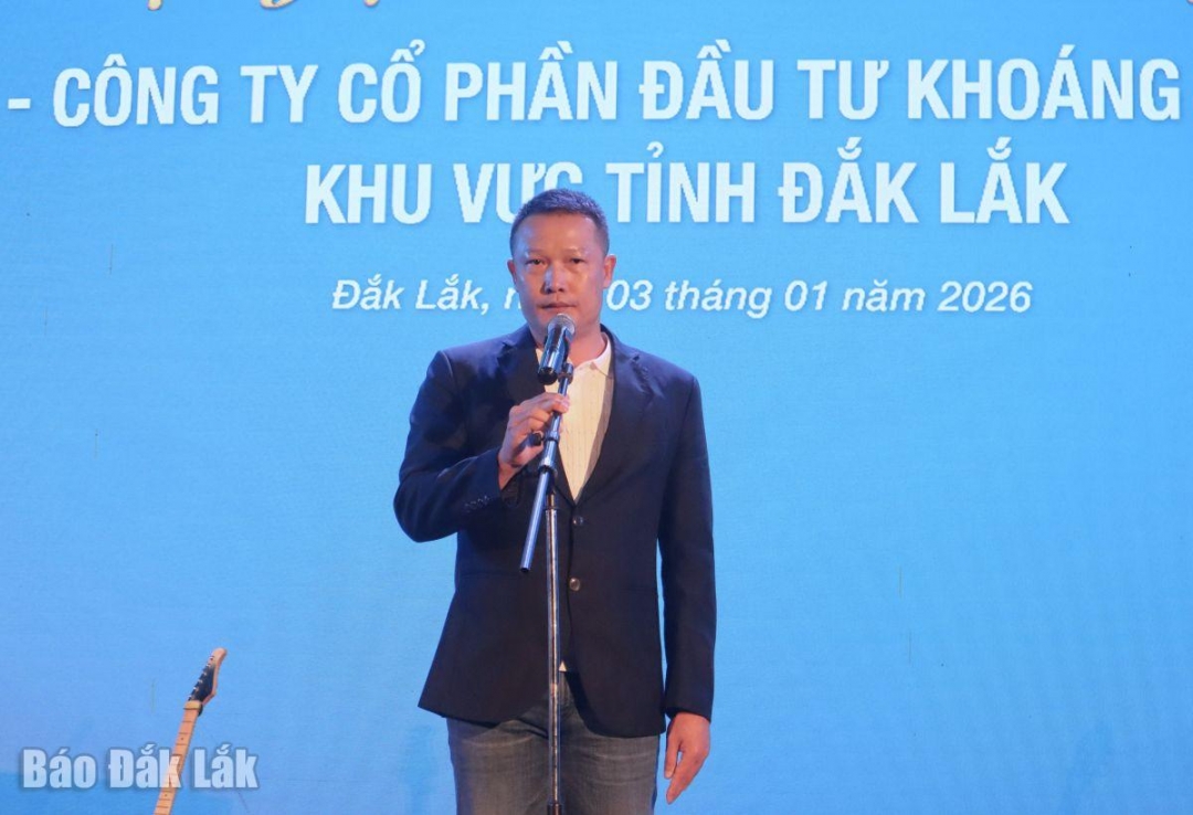 Tổng Giám đốc Công ty Cổ phần Đầu tư Khoáng sản Bắc Tây Nguyên Vũ Văn Luyến phát biểu tại hội nghị.