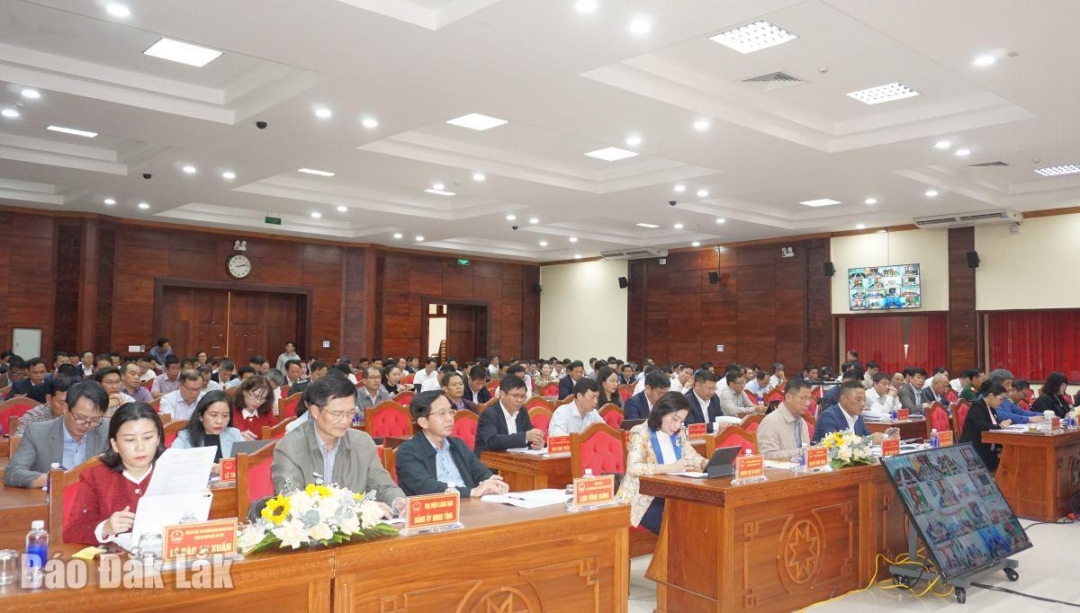 Các đại biểu tham dự hội nghị.