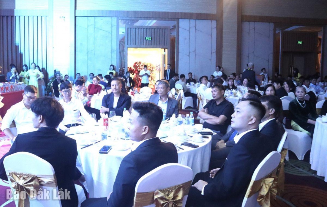 Hội nghị còn có sự tham gia của đại diện hơn 400 khách hàng, đối tác đồng hành, hợp tác với Công ty Bắc Tây Nguyên và Công ty Xuân Thành.