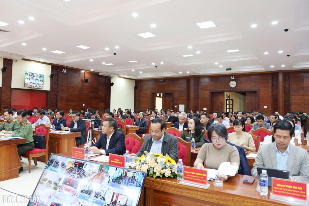 Các đại biểu tham dự hội nghị.